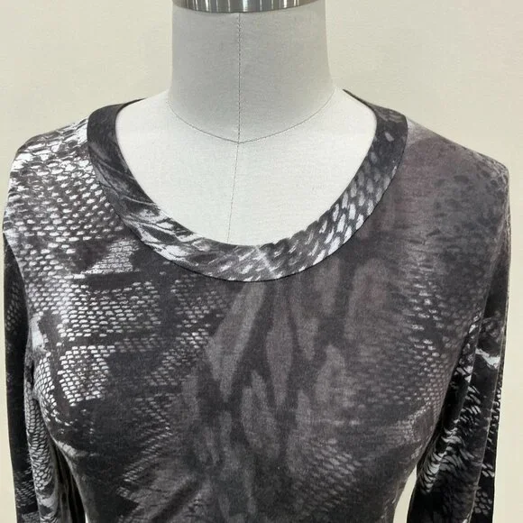 Top - Picture 2 of 4